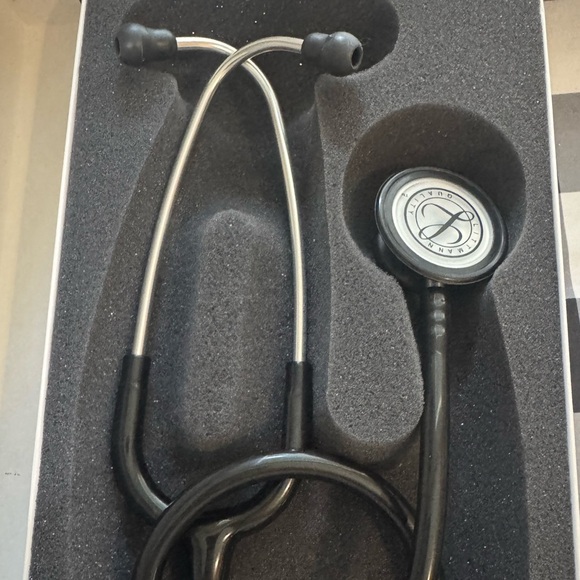 Black Stethoscope - Picture 1 of 5